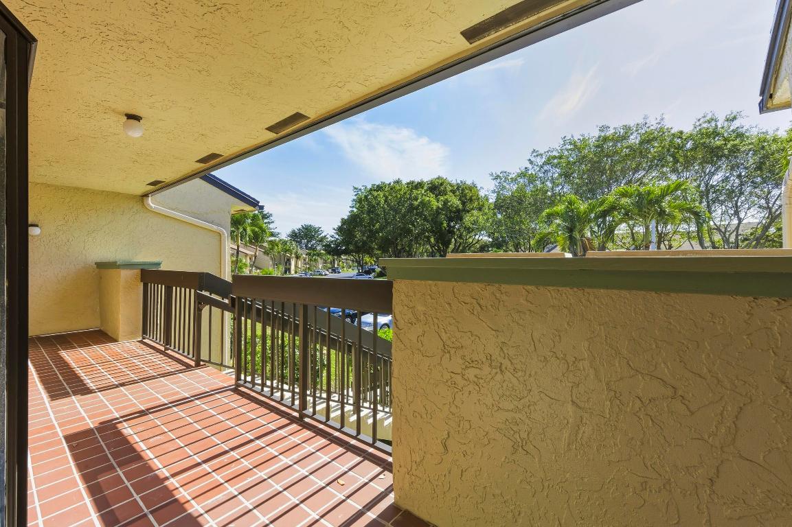 5121 Oak Hl #423 Delray Beach, FL 33484