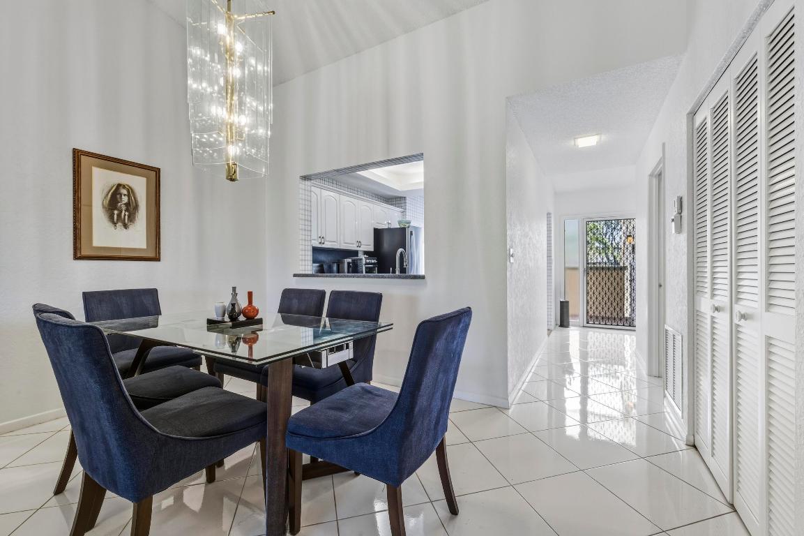 5121 Oak Hl #423 Delray Beach, FL 33484