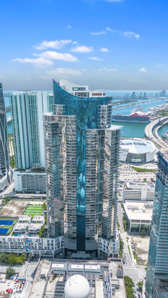 image Paramount Miami Worldcenter0