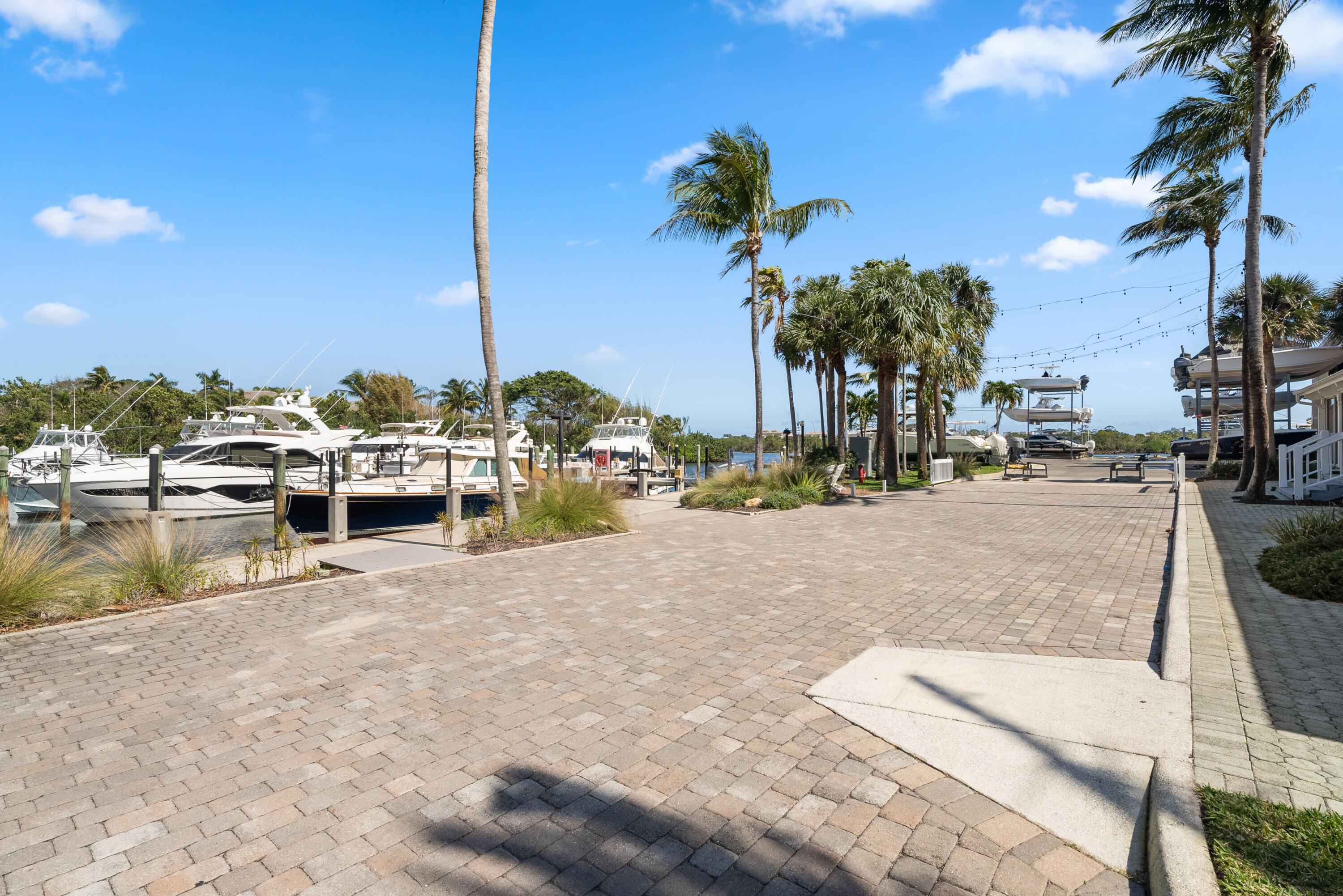 16613 Hidden Cv Jupiter, FL 33477