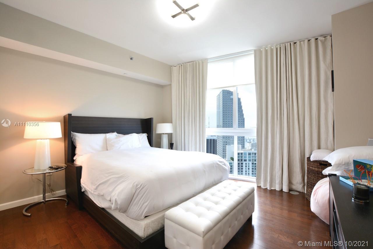 465 Brickell Ave #5302, Miami, FL 33131