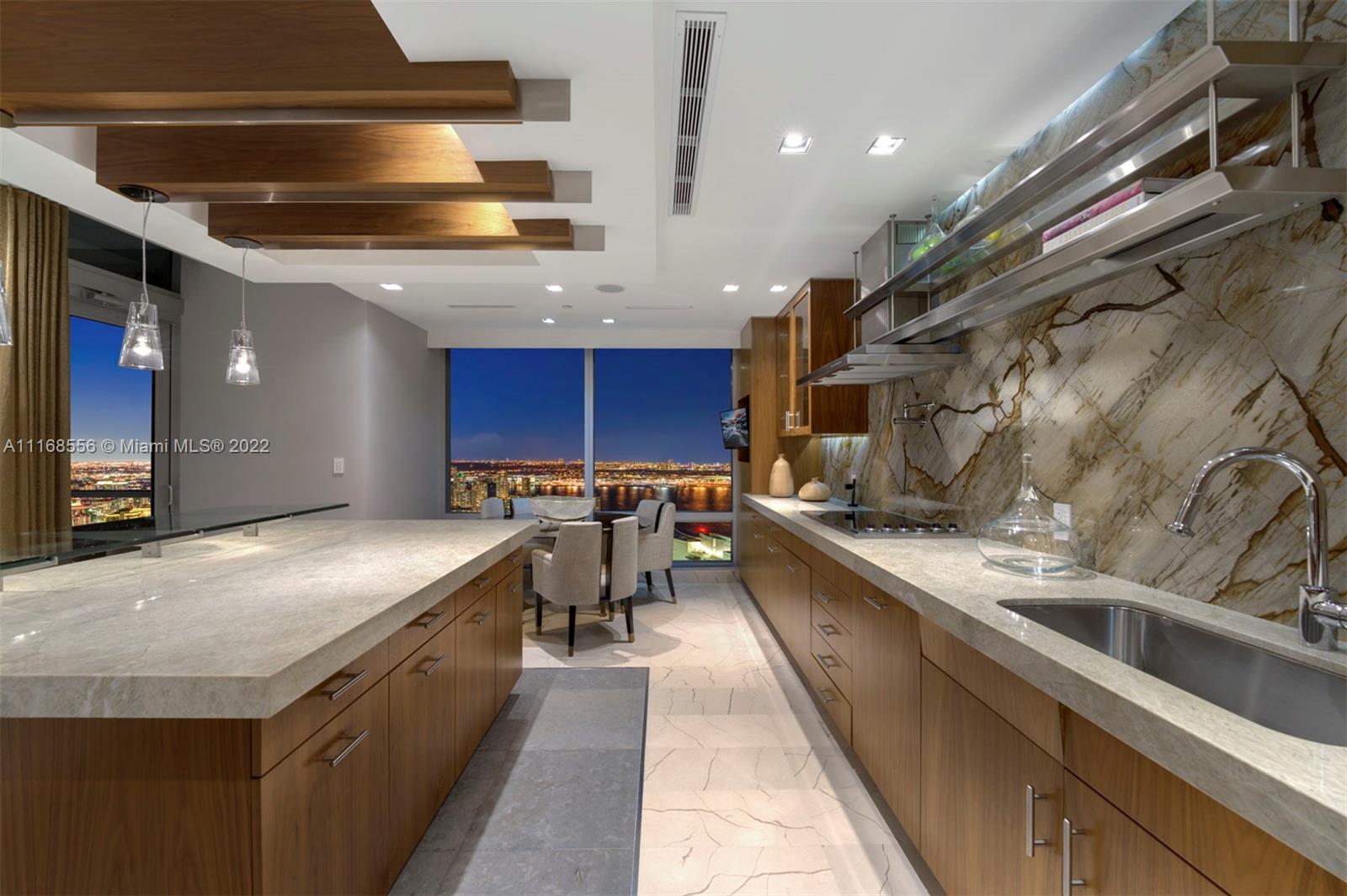 image Four Seasons Residences9