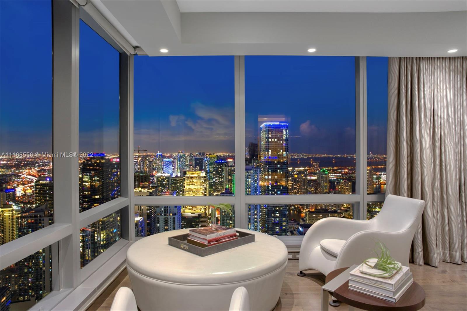 image Four Seasons Residences15