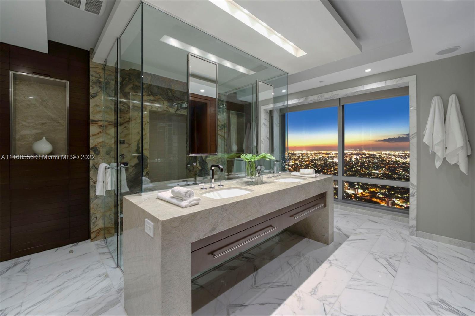 image Four Seasons Residences17
