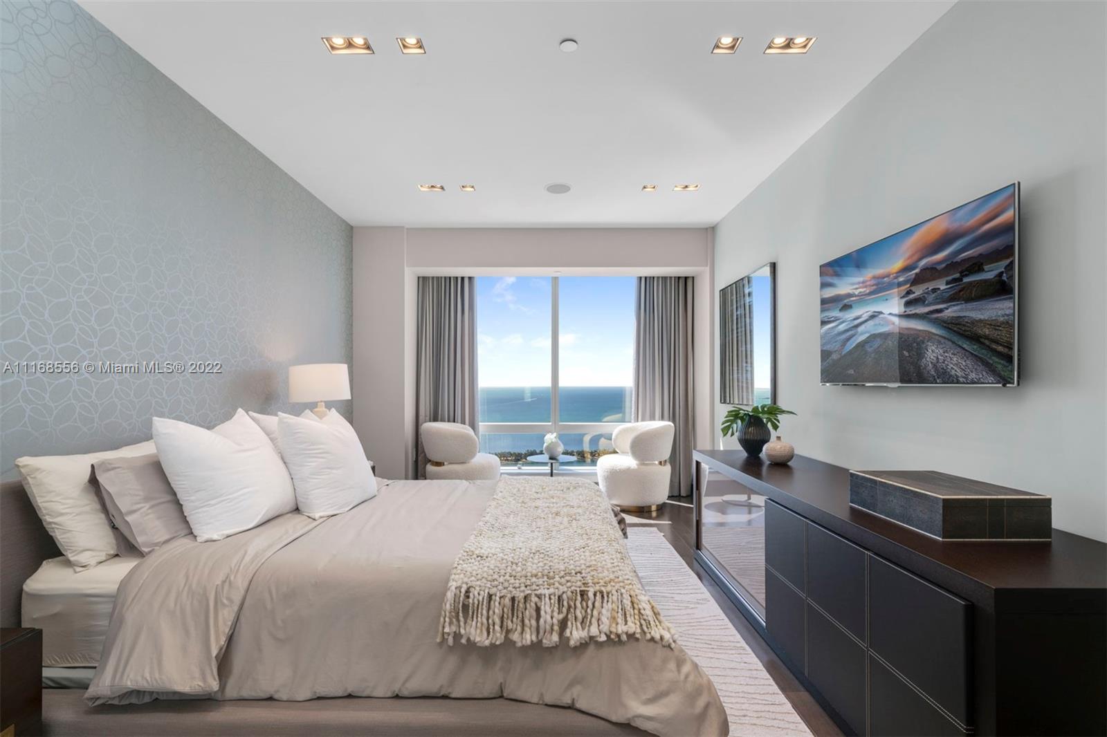 image Four Seasons Residences21