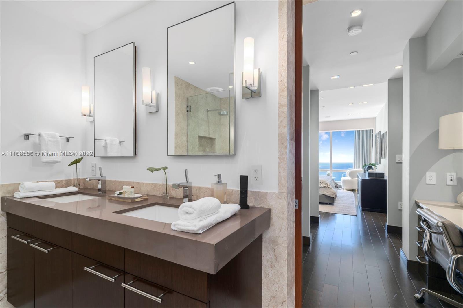 image Four Seasons Residences22