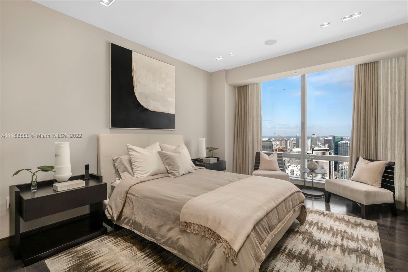 image Four Seasons Residences24