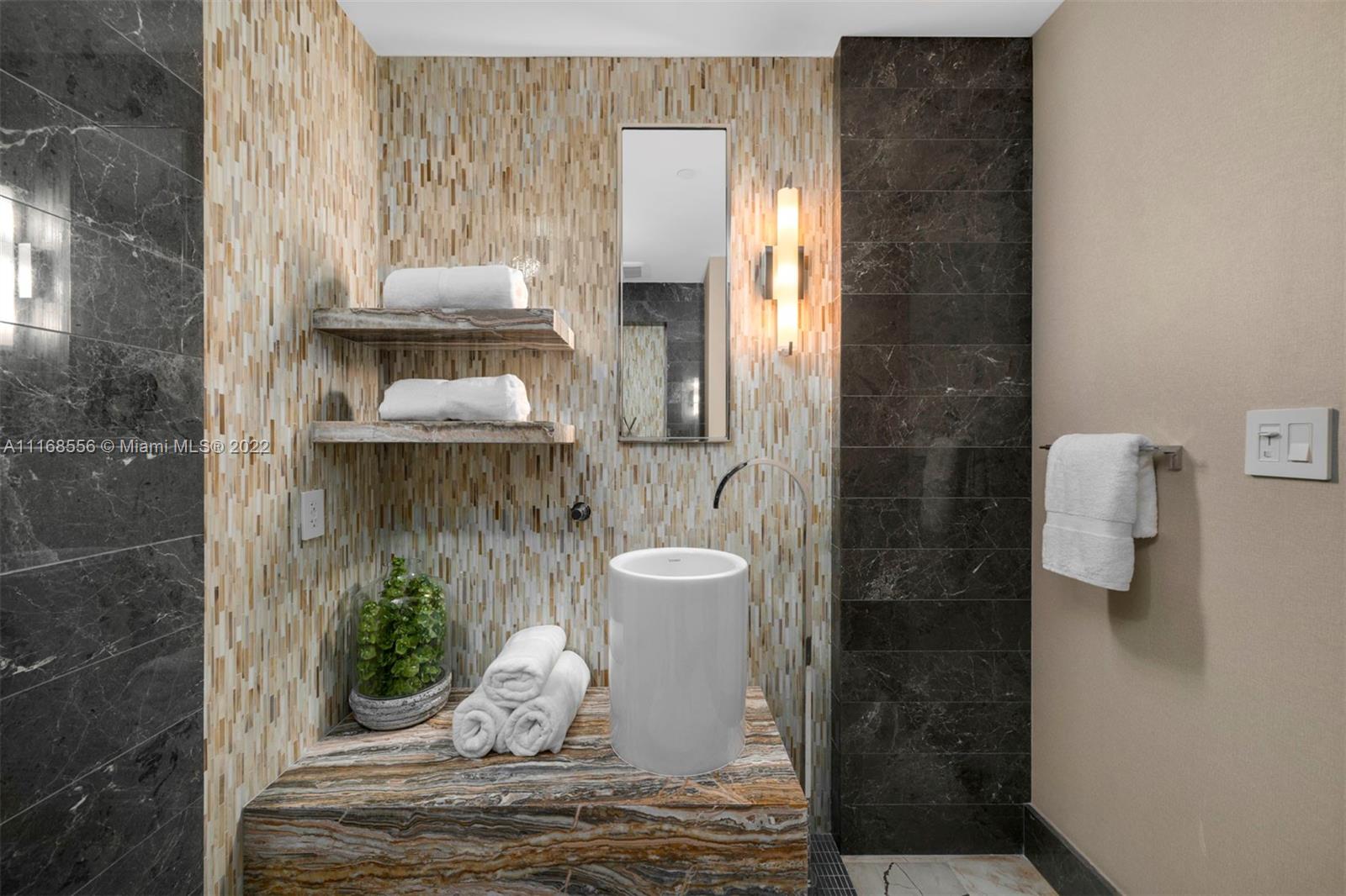 image Four Seasons Residences26