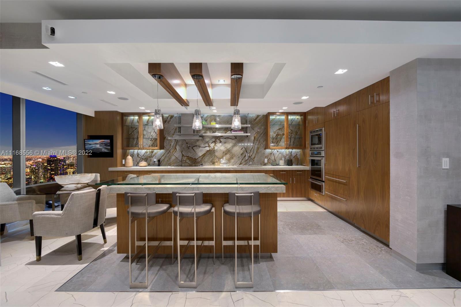 image Four Seasons Residences8