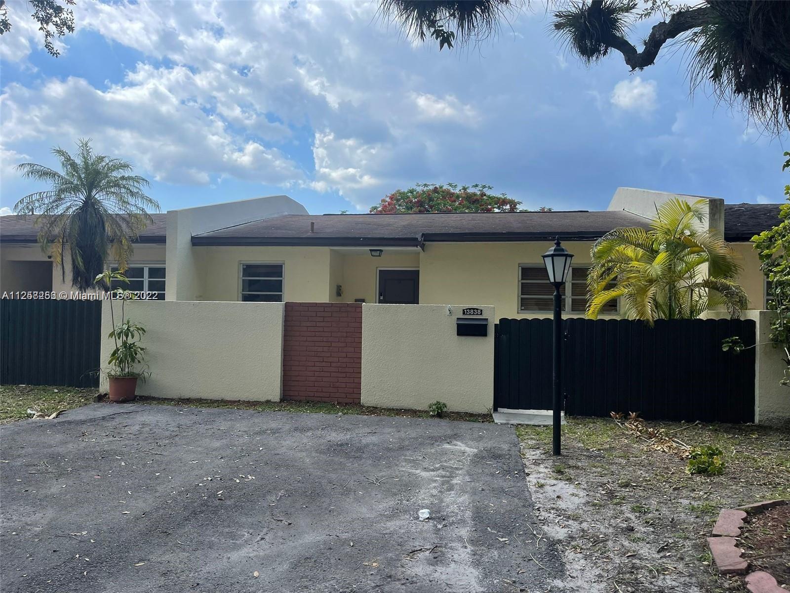 13838 N Kendale Lakes Dr, Miami MLS A11258256 Pending Sale