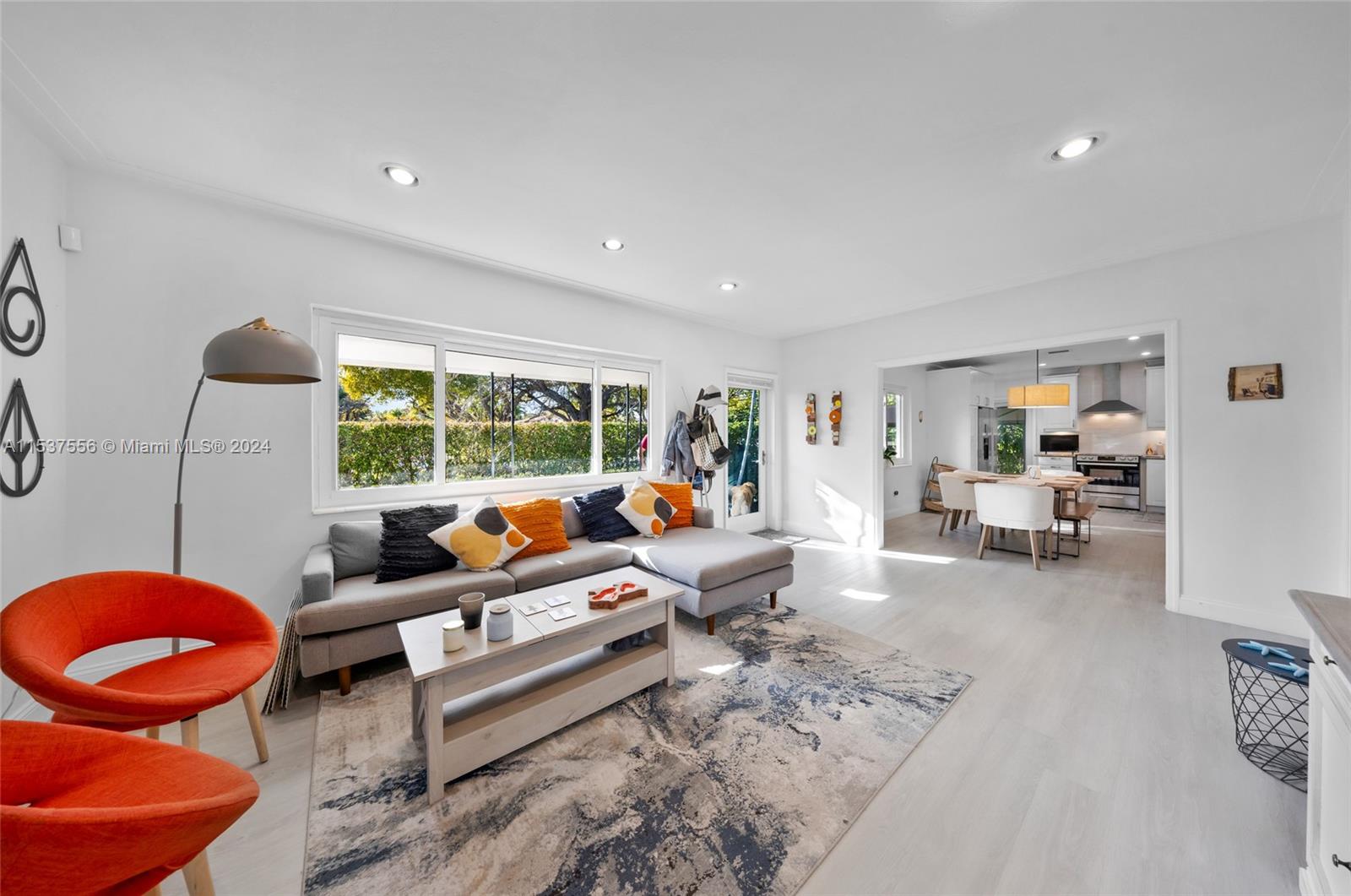 1585 SW 13th Ave