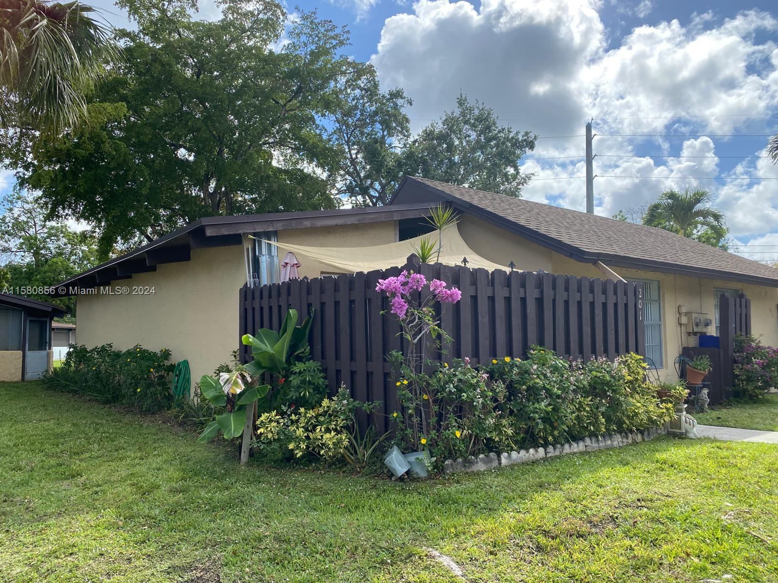 Casa de Condomínio