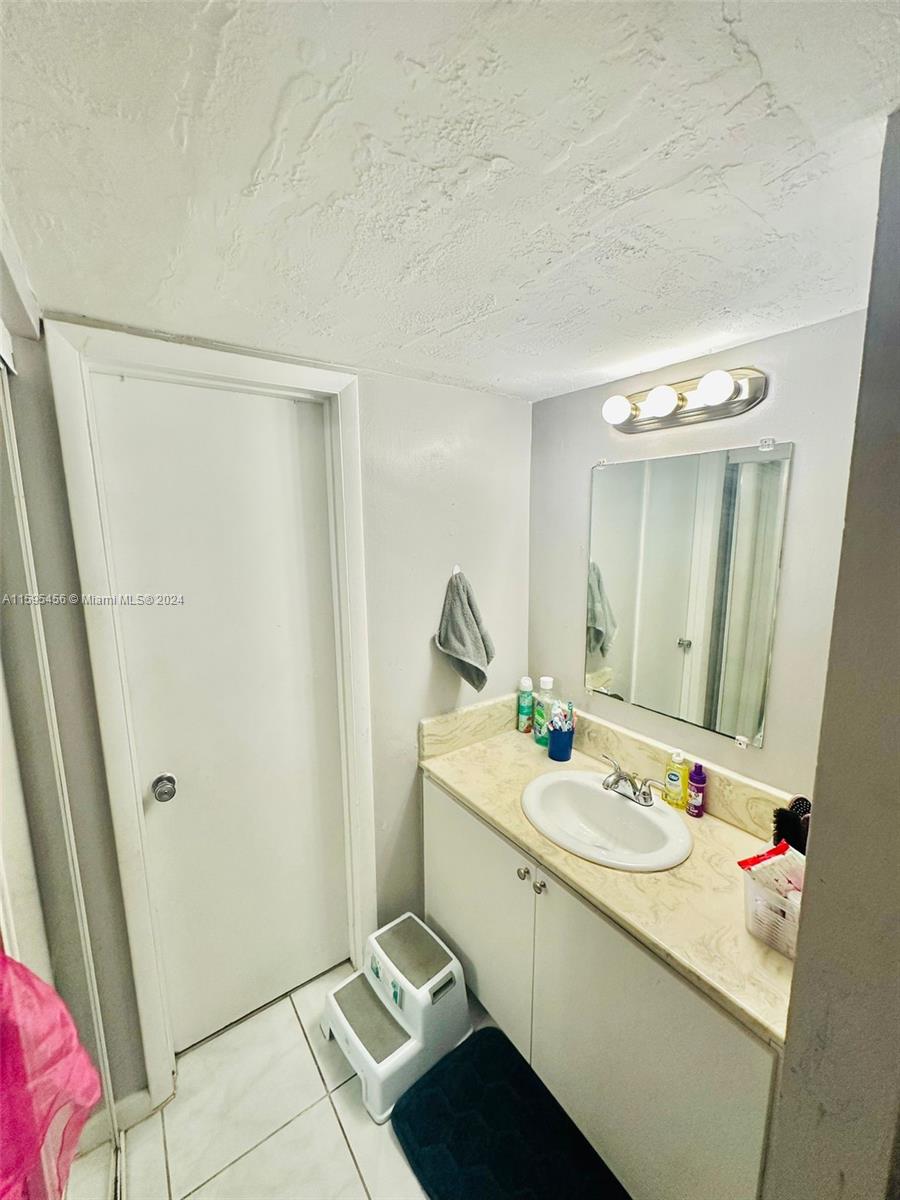 image VILLAGE AT DADELAND CONDO8