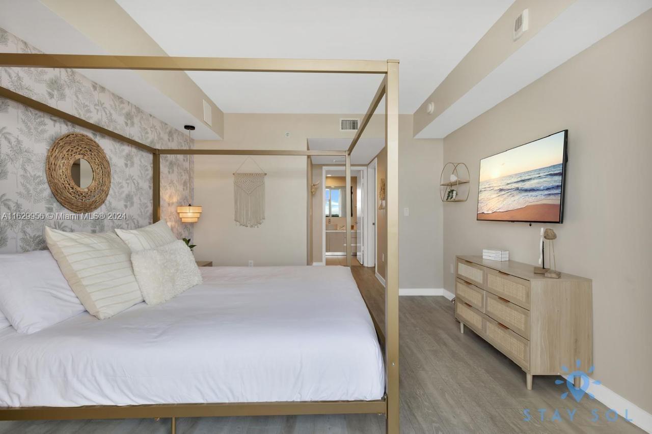 image Beachwalk Condominium12