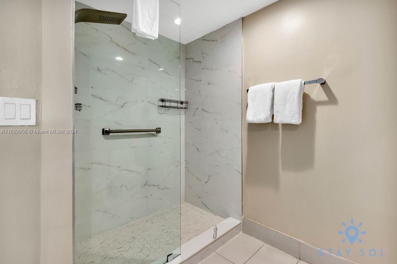 image Beachwalk Condominium17