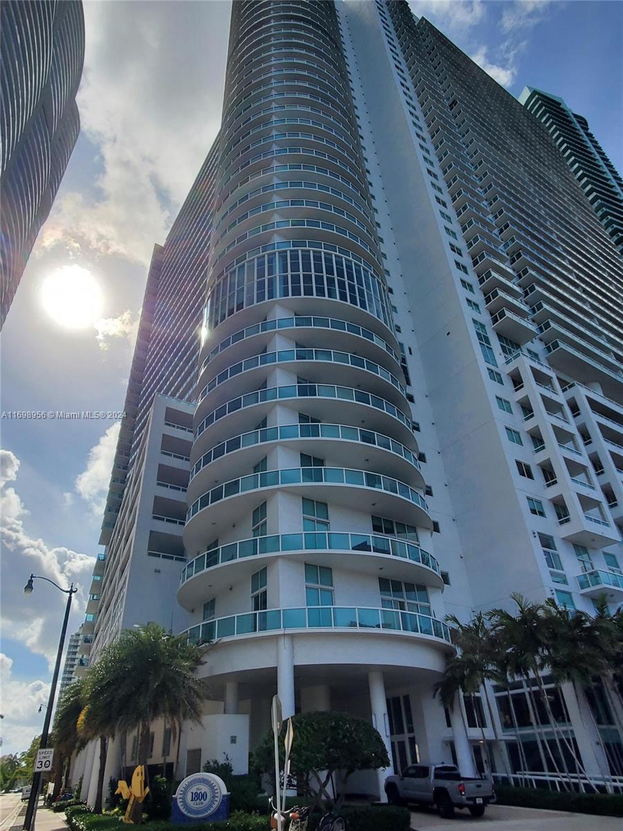 1800 N Bayshore Dr #2407