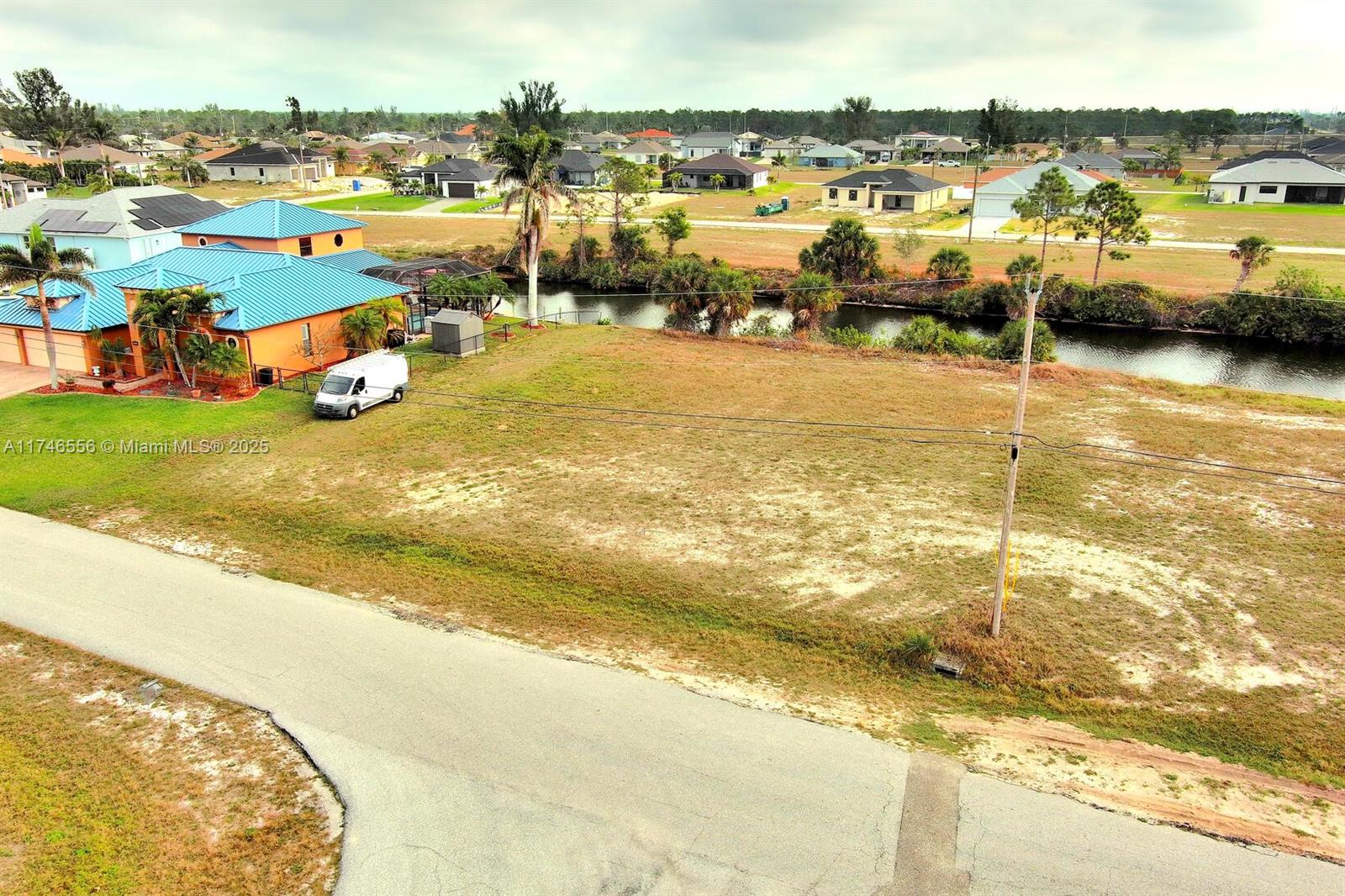 1939 NW 34th Pl Cape Coral, FL 33993