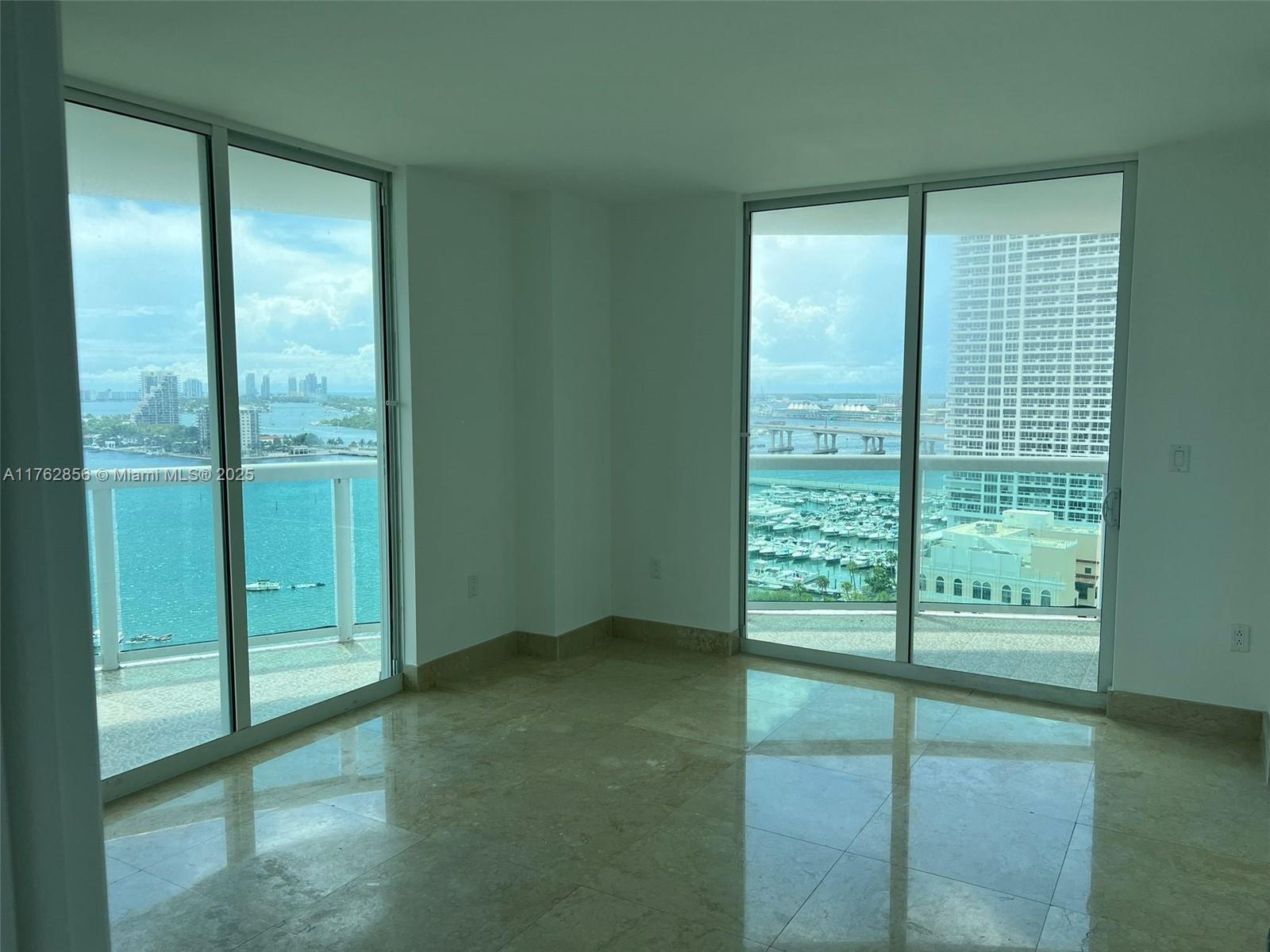 image 1800 Club Condo17