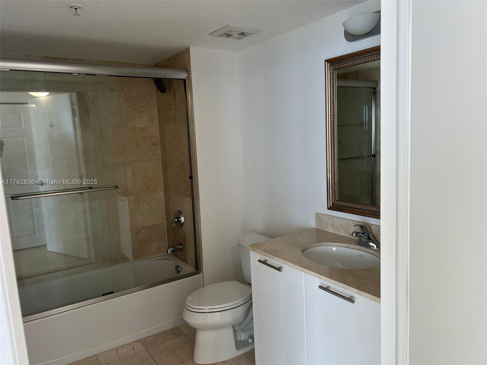image 1800 Club Condo18