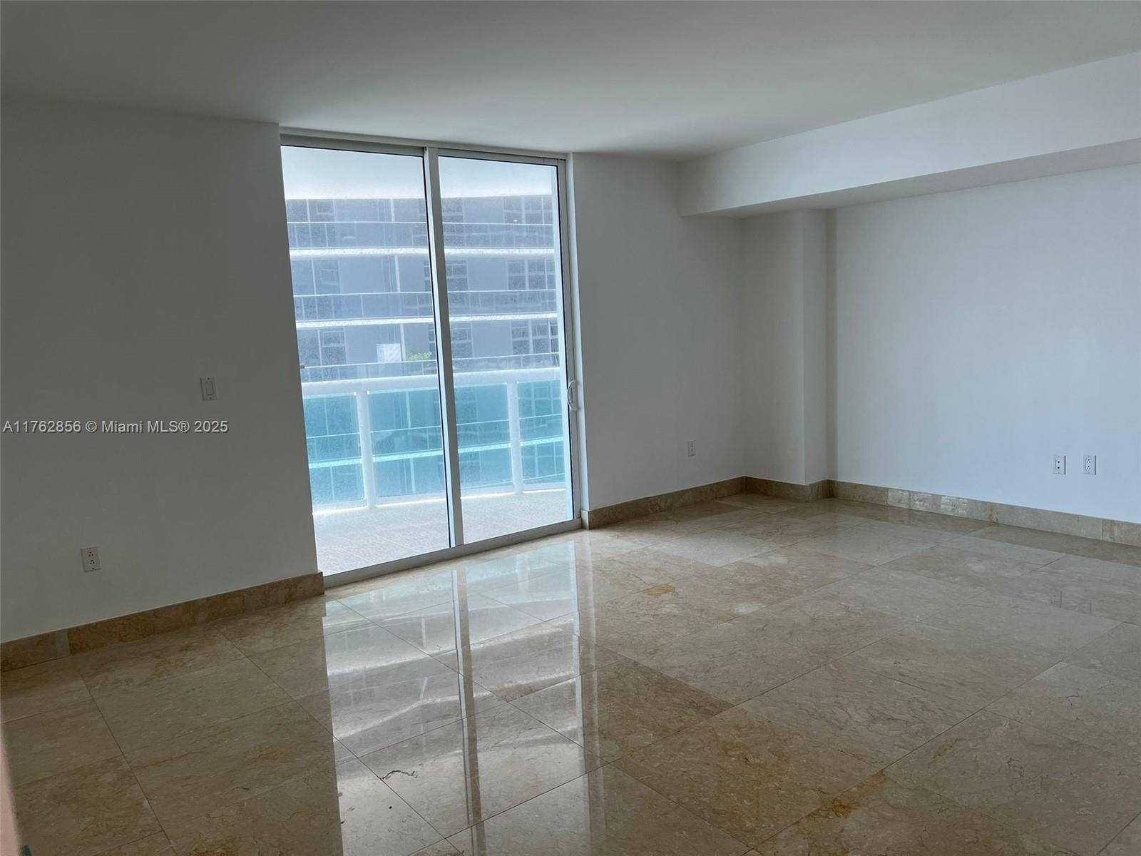 image 1800 Club Condo20