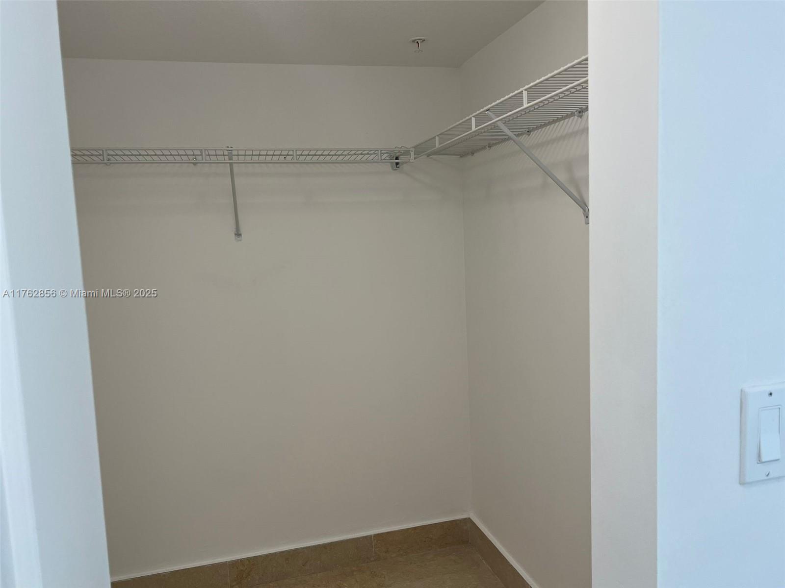 image 1800 Club Condo22