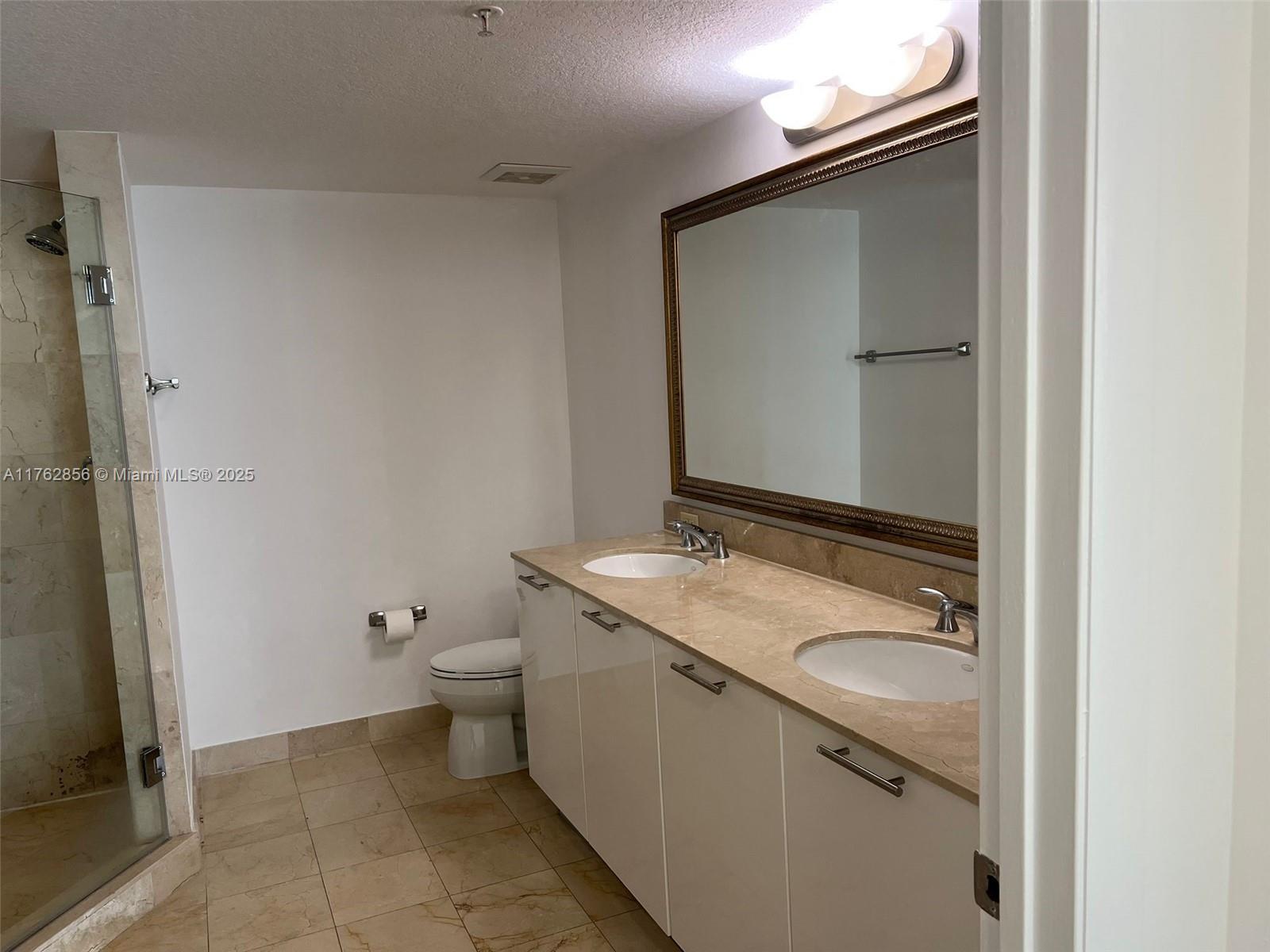 image 1800 Club Condo23