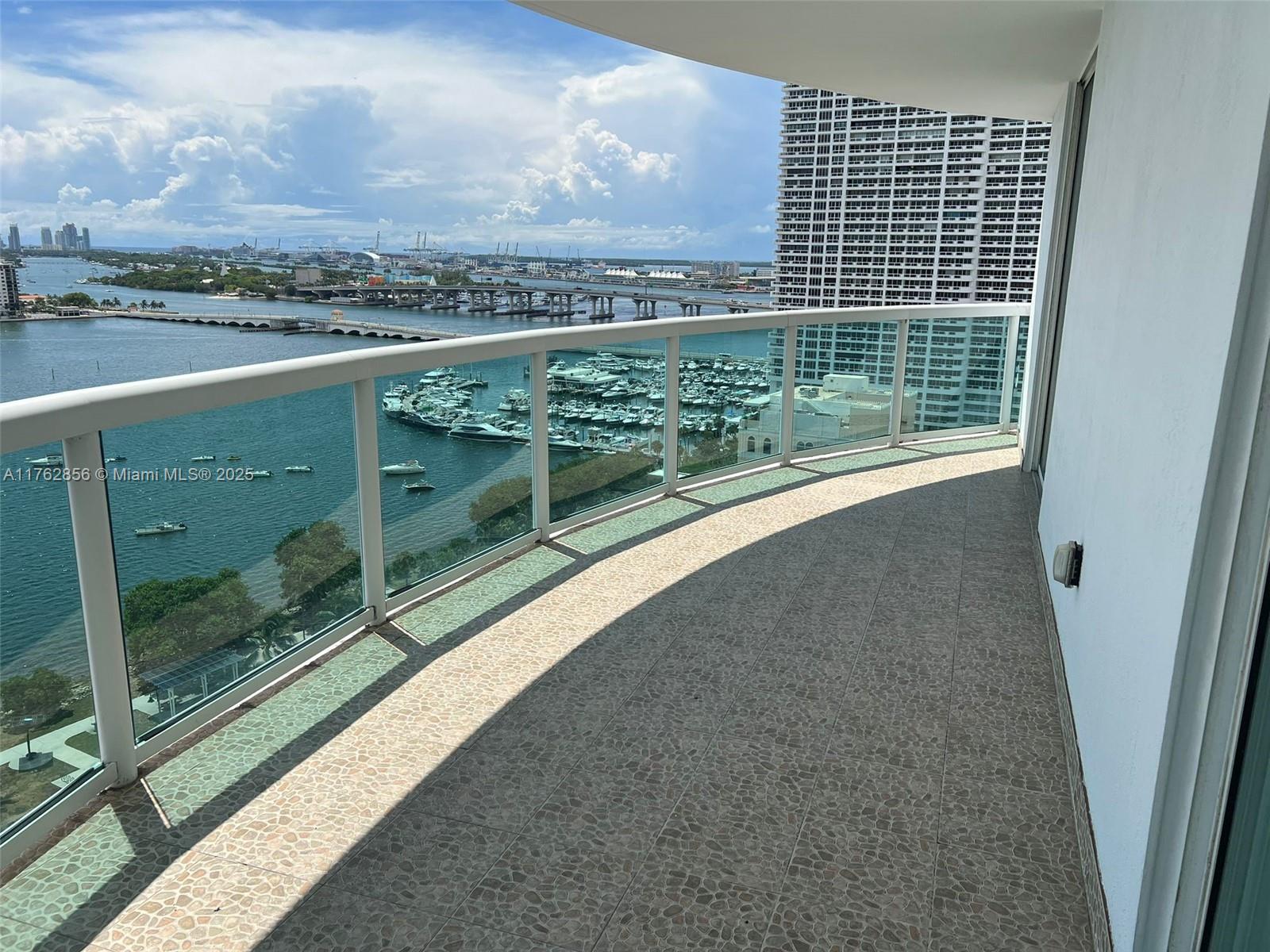 image 1800 Club Condo28