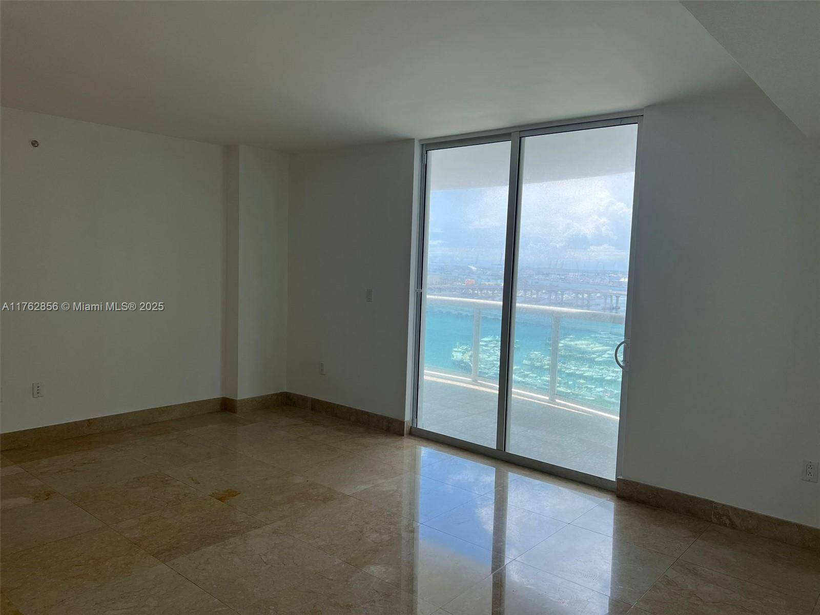 image 1800 Club Condo31