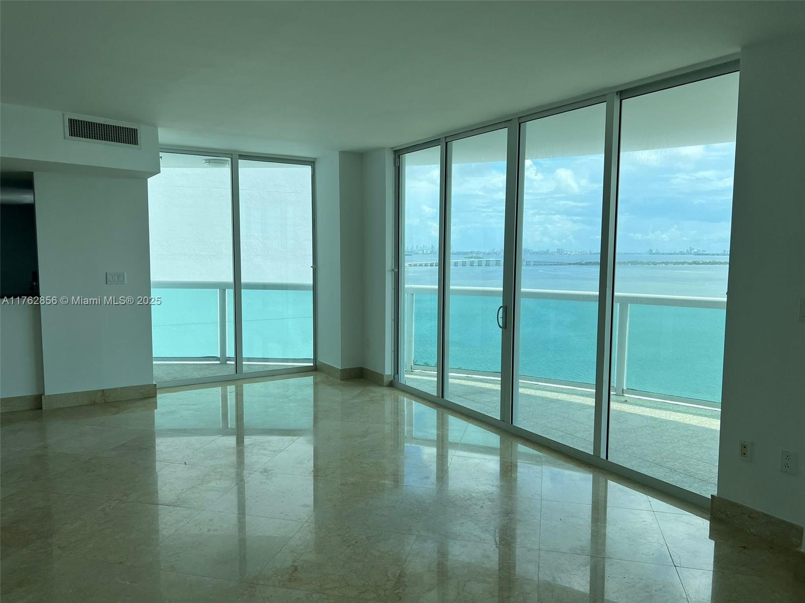 image 1800 Club Condo34