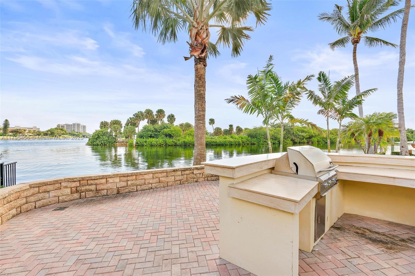 848 Harbour Isle Pl North Palm Beach, FL 33410 848 Harbour Isle Pl North Palm Beach, FL 33410
