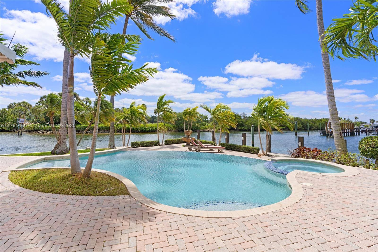 848 Harbour Isle Pl North Palm Beach, FL 33410 848 Harbour Isle Pl North Palm Beach, FL 33410