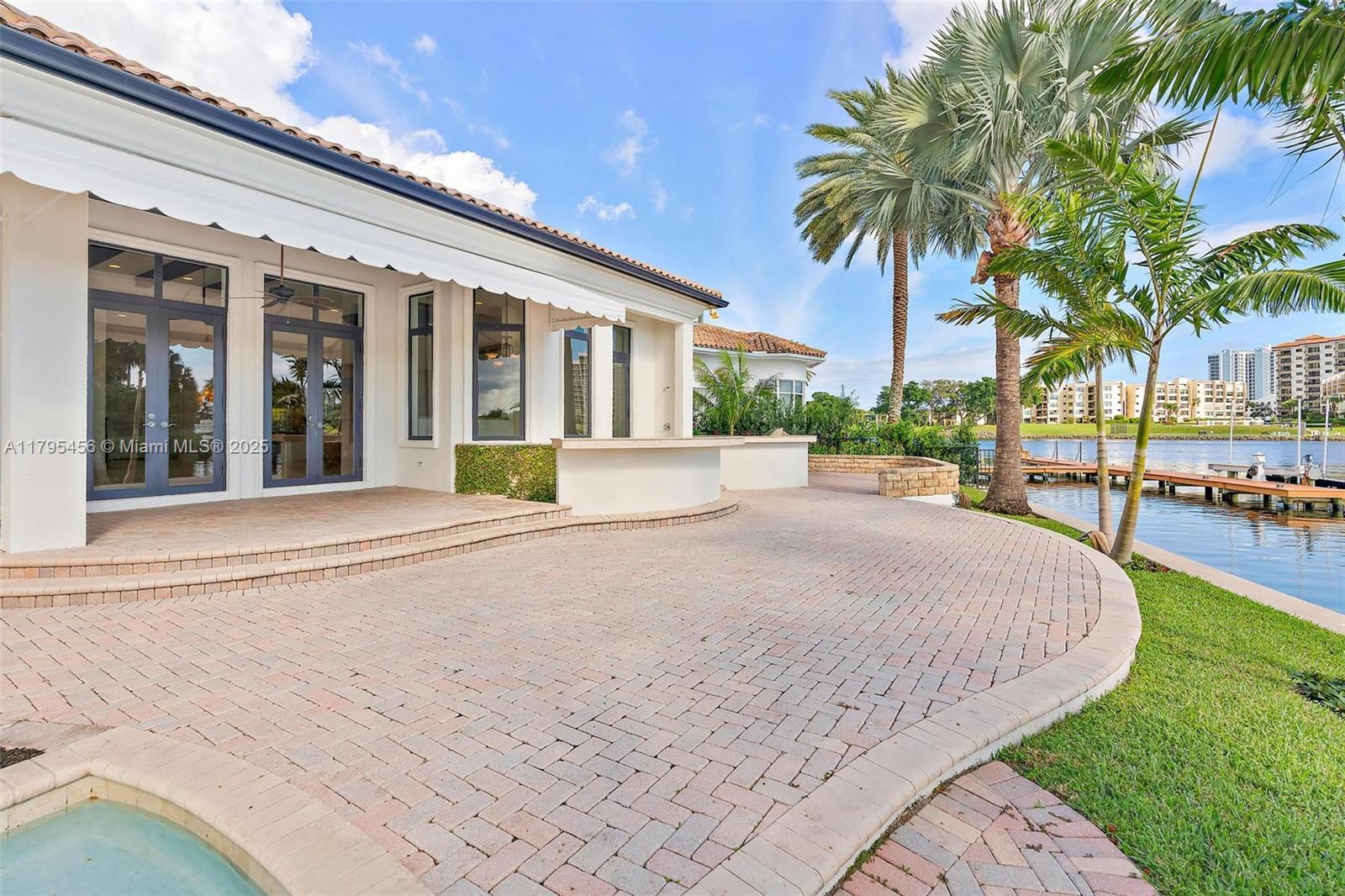 848 Harbour Isle Pl North Palm Beach, FL 33410 848 Harbour Isle Pl North Palm Beach, FL 33410
