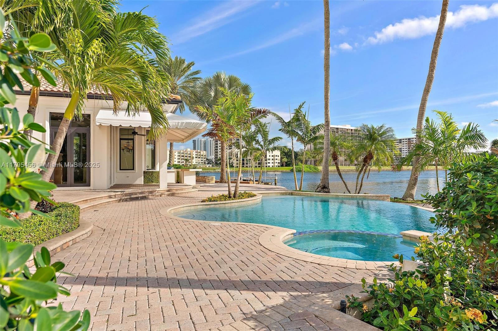 848 Harbour Isle Pl North Palm Beach, FL 33410 848 Harbour Isle Pl North Palm Beach, FL 33410