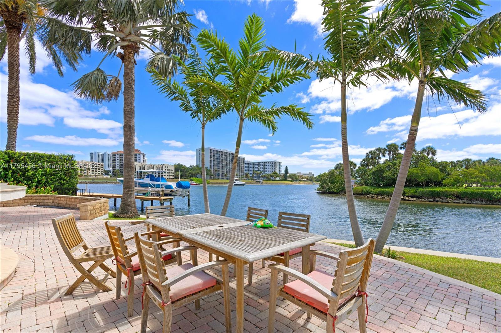 848 Harbour Isle Pl North Palm Beach, FL 33410 848 Harbour Isle Pl North Palm Beach, FL 33410