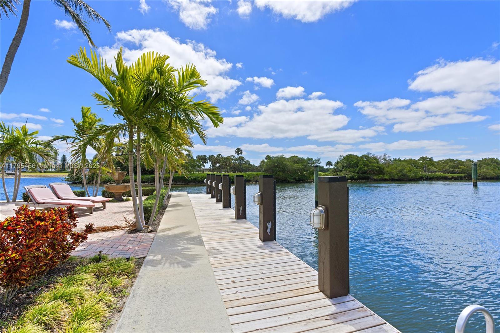 848 Harbour Isle Pl North Palm Beach, FL 33410 848 Harbour Isle Pl North Palm Beach, FL 33410
