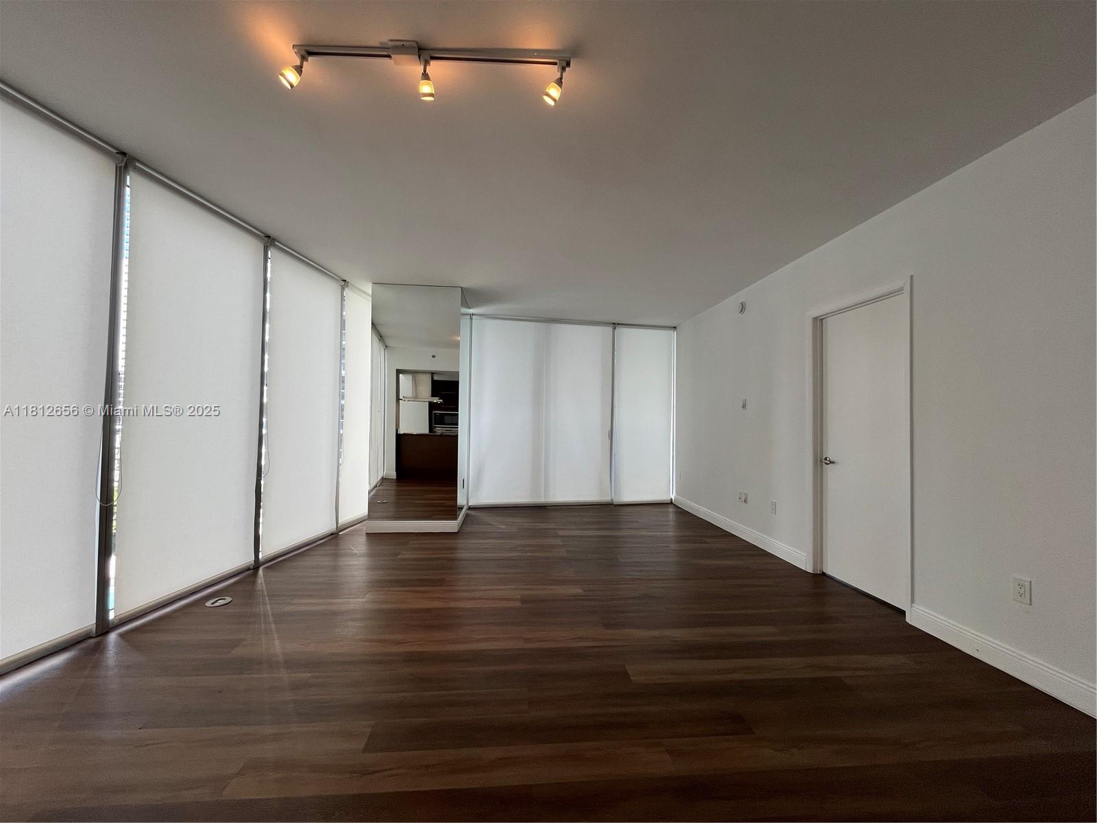 image Icon Brickell No Two11