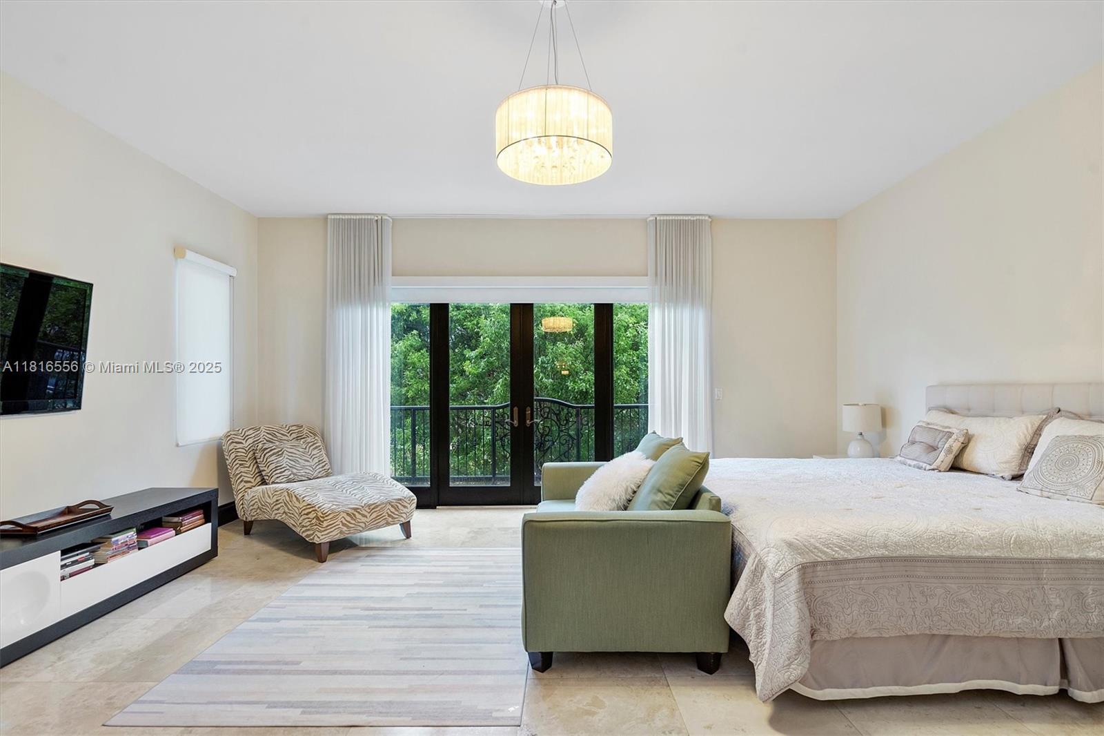 18825 N Bay Rd Sunny Isles Beach, FL 33160