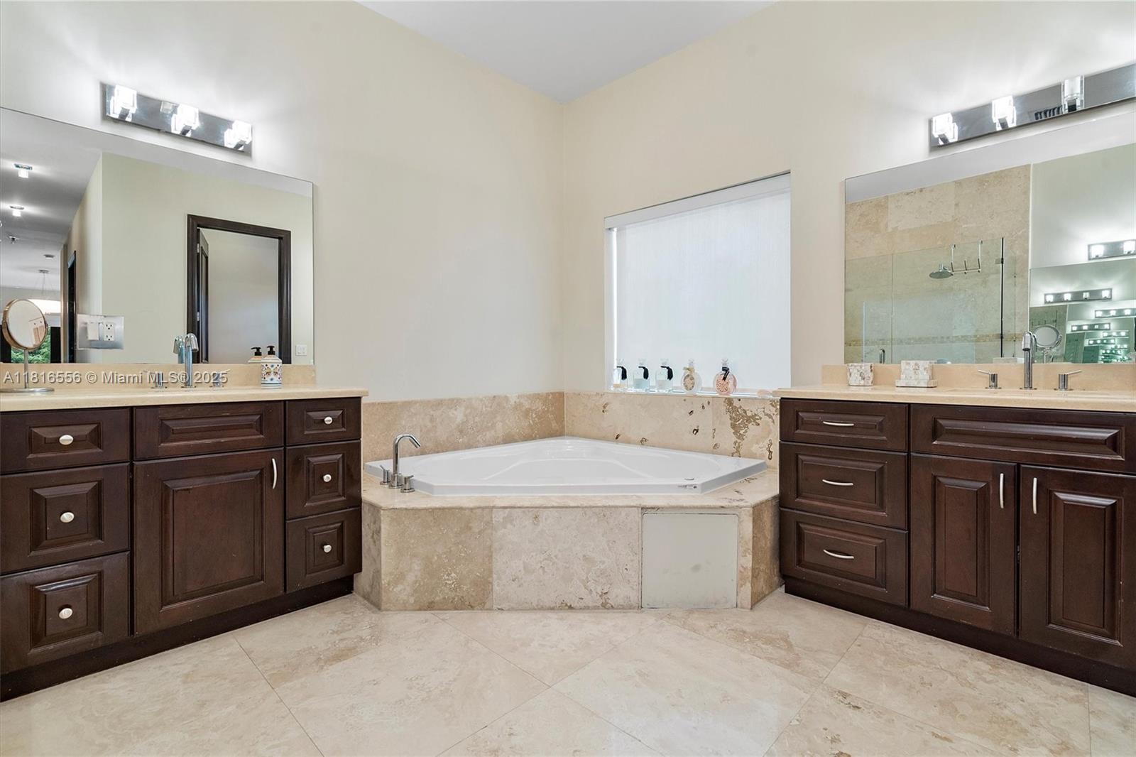 18825 N Bay Rd Sunny Isles Beach, FL 33160