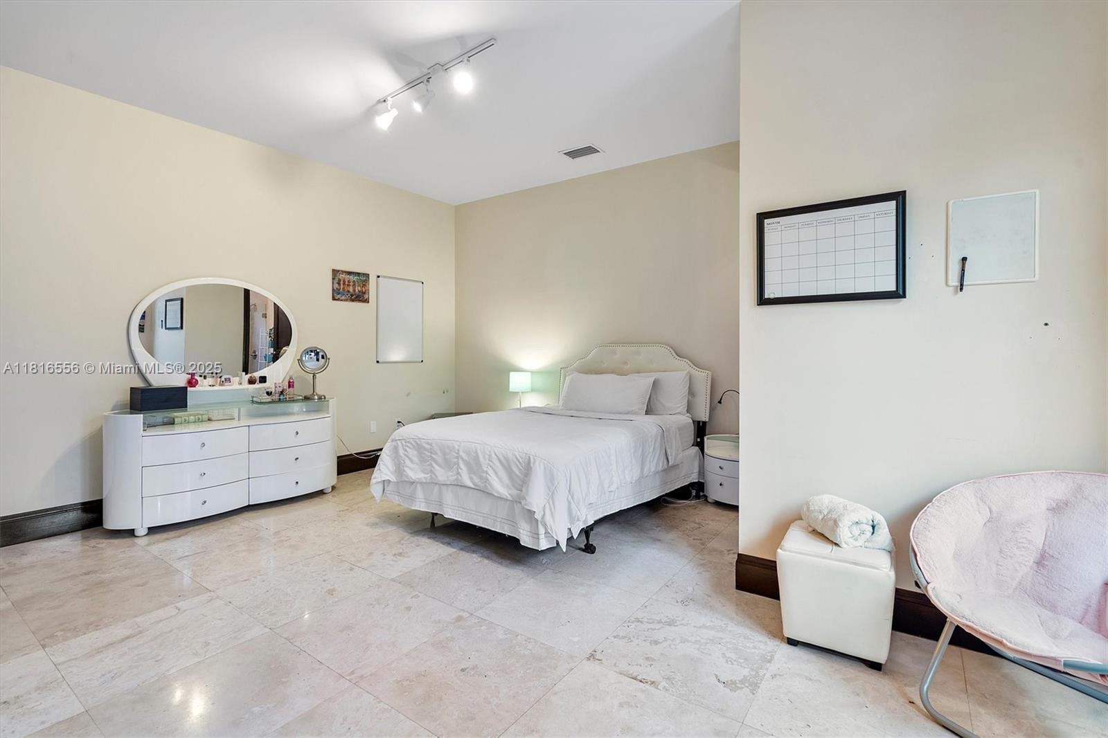 18825 N Bay Rd Sunny Isles Beach, FL 33160