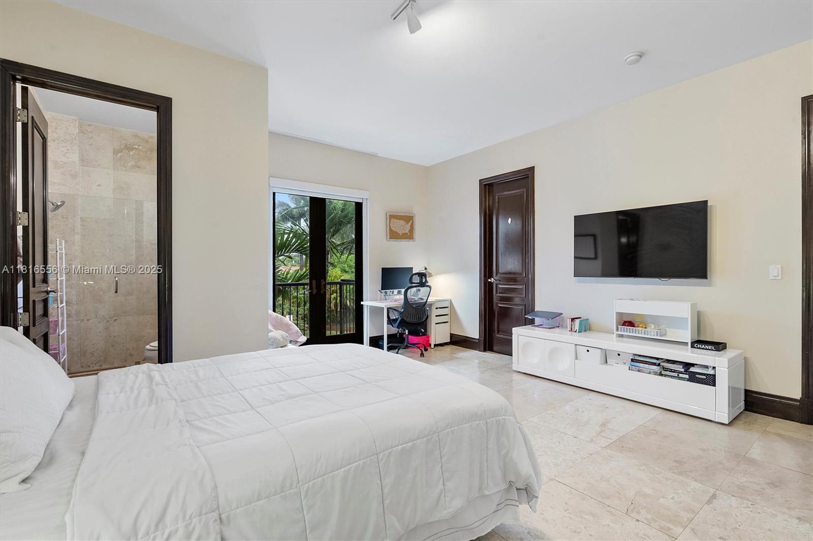 18825 N Bay Rd Sunny Isles Beach, FL 33160