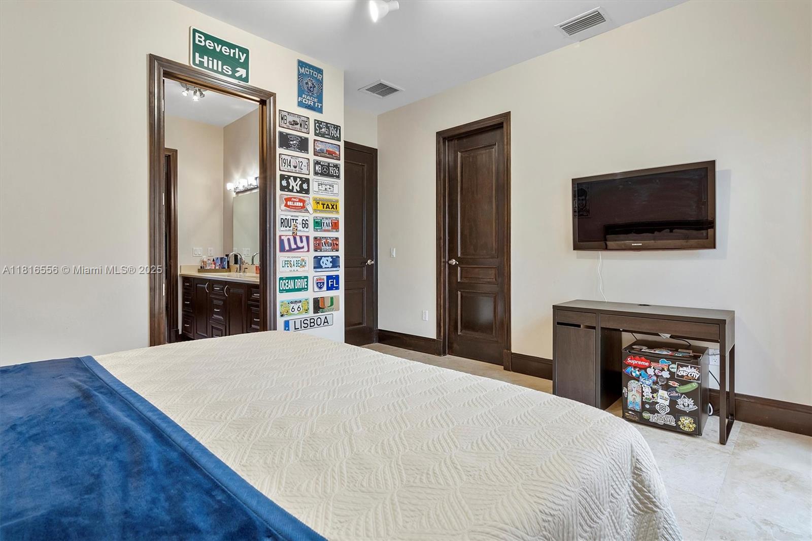 18825 N Bay Rd Sunny Isles Beach, FL 33160