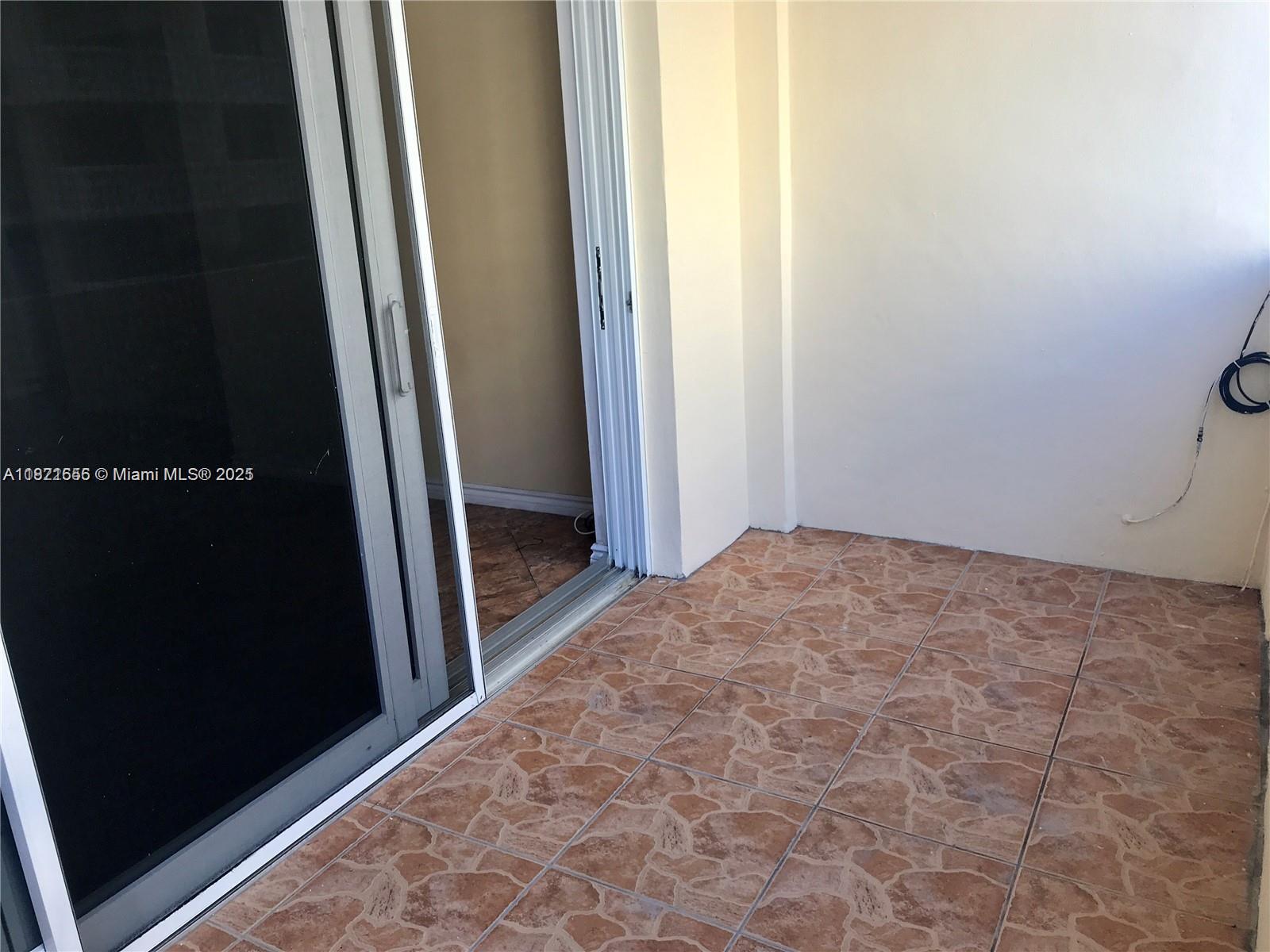 1833 S Ocean Dr #305,Hallandale Beach, FL 33009