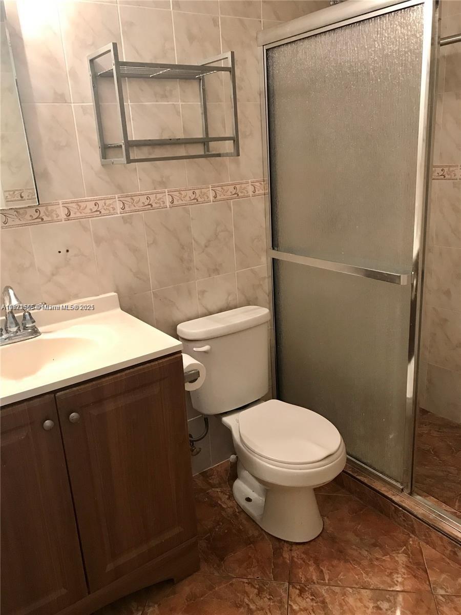 1833 S Ocean Dr #305,Hallandale Beach, FL 33009