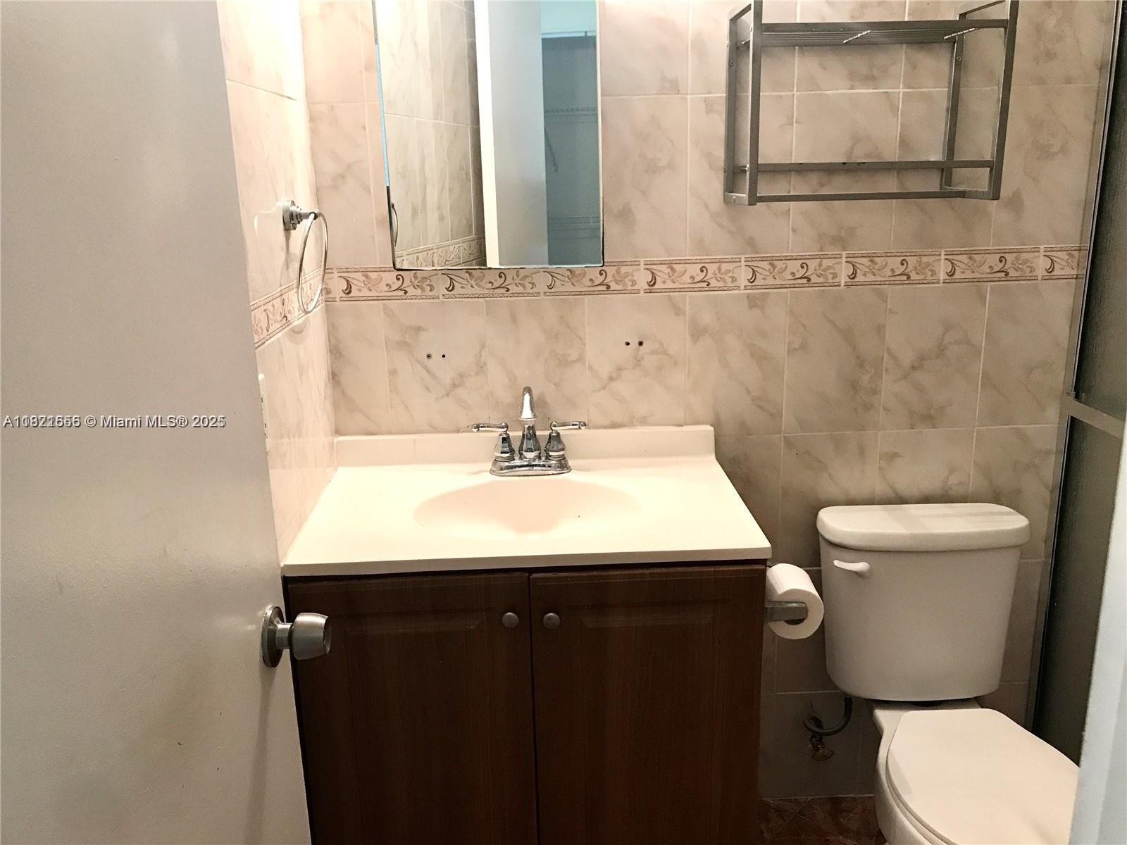 1833 S Ocean Dr #305,Hallandale Beach, FL 33009