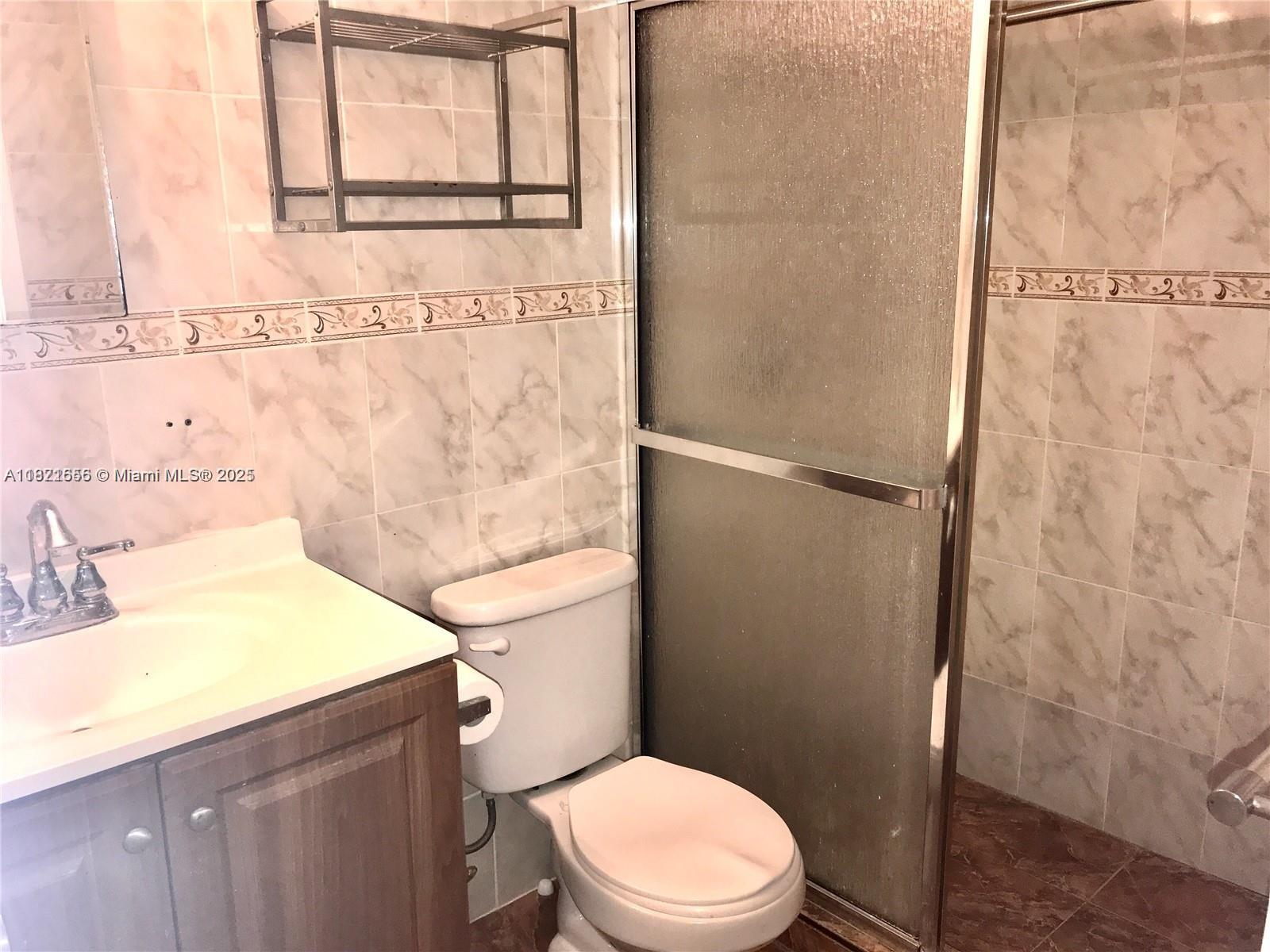 1833 S Ocean Dr #305,Hallandale Beach, FL 33009