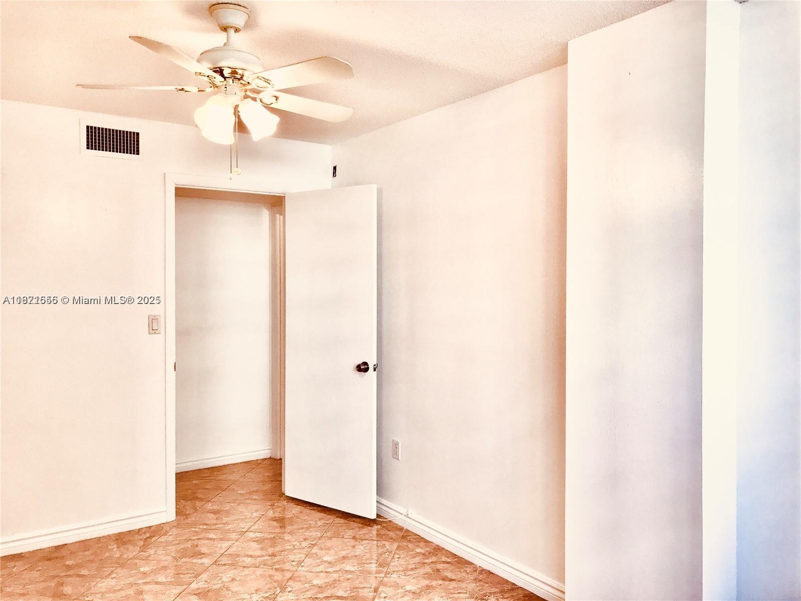 1833 S Ocean Dr #305,Hallandale Beach, FL 33009