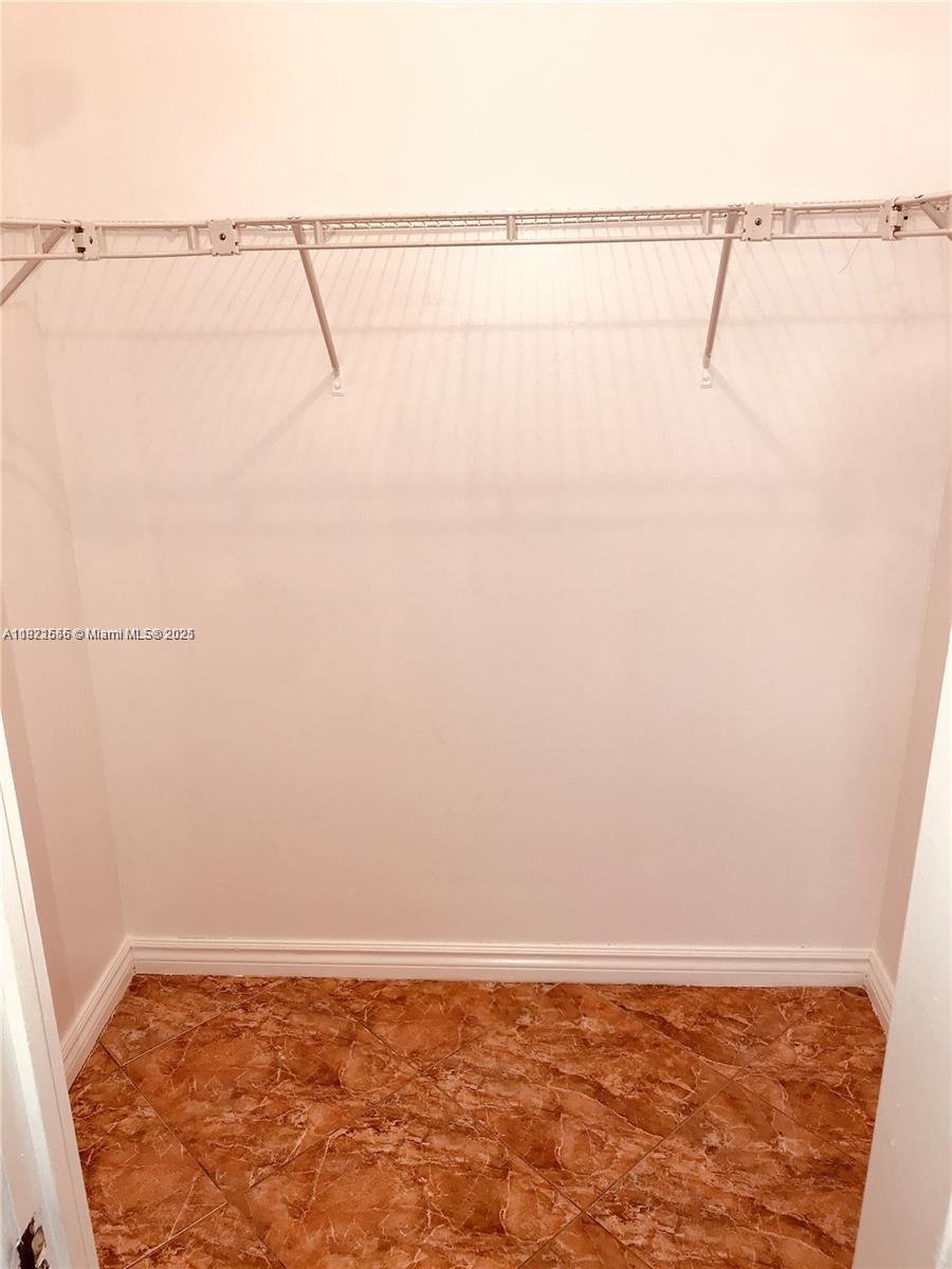 1833 S Ocean Dr #305,Hallandale Beach, FL 33009