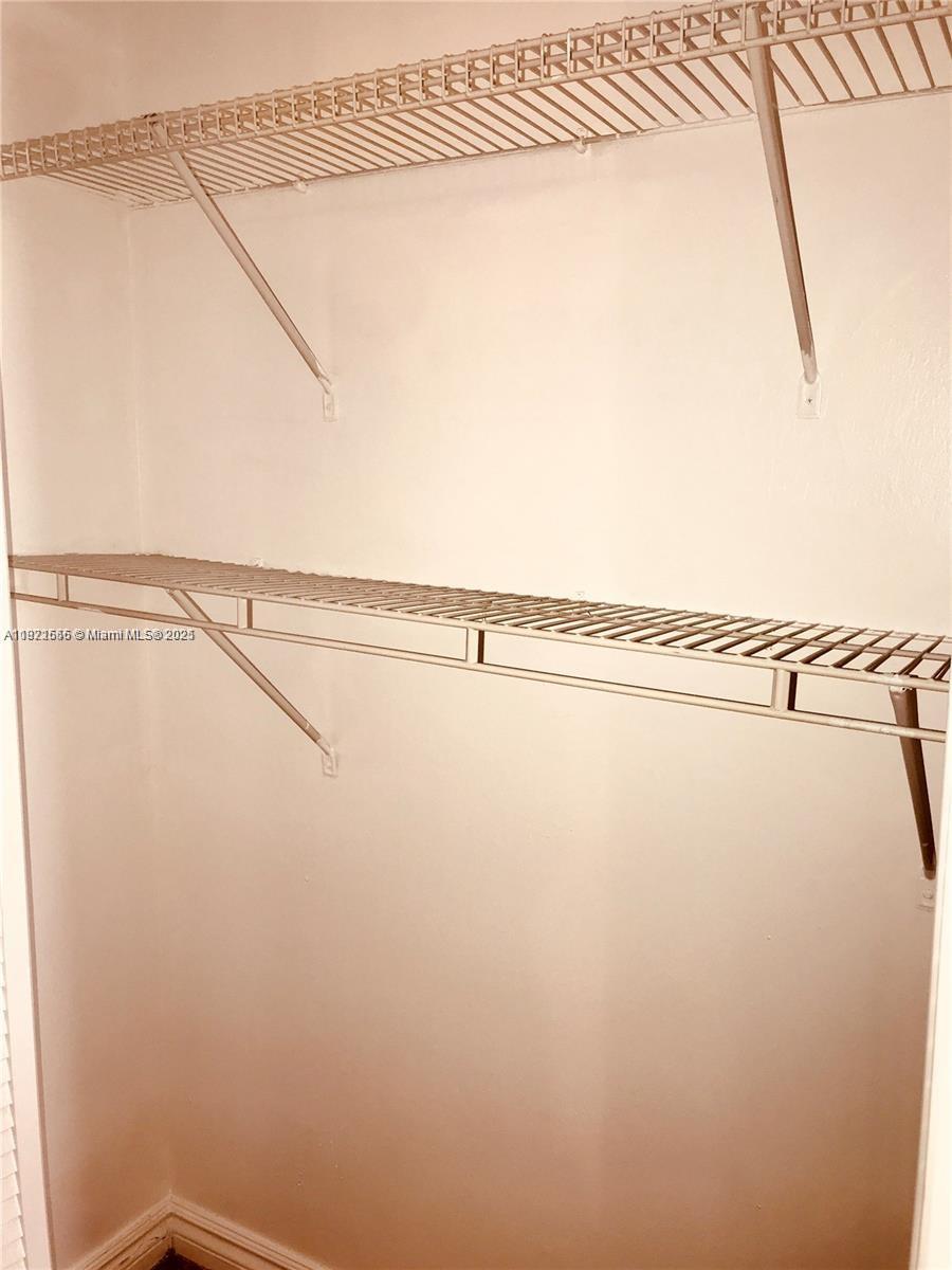 1833 S Ocean Dr #305,Hallandale Beach, FL 33009