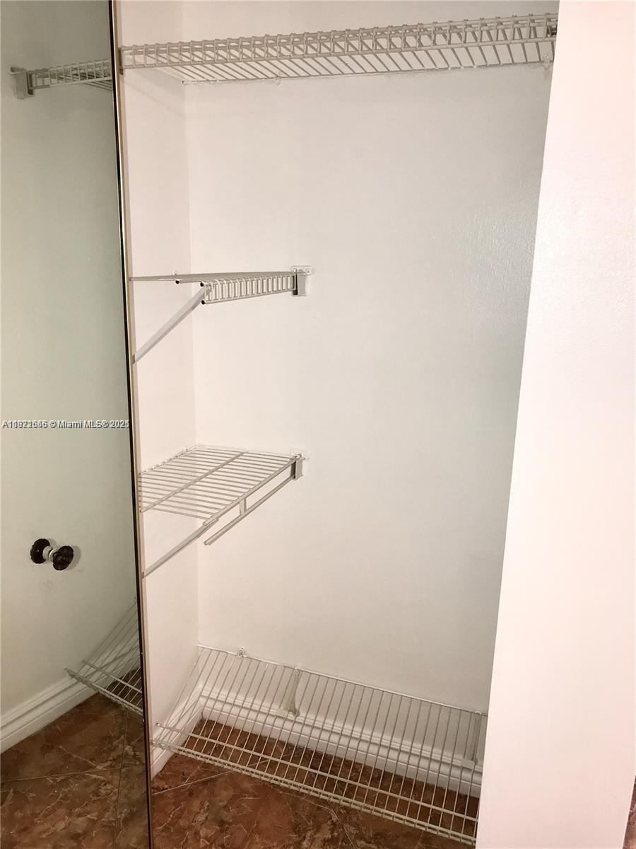 1833 S Ocean Dr #305,Hallandale Beach, FL 33009