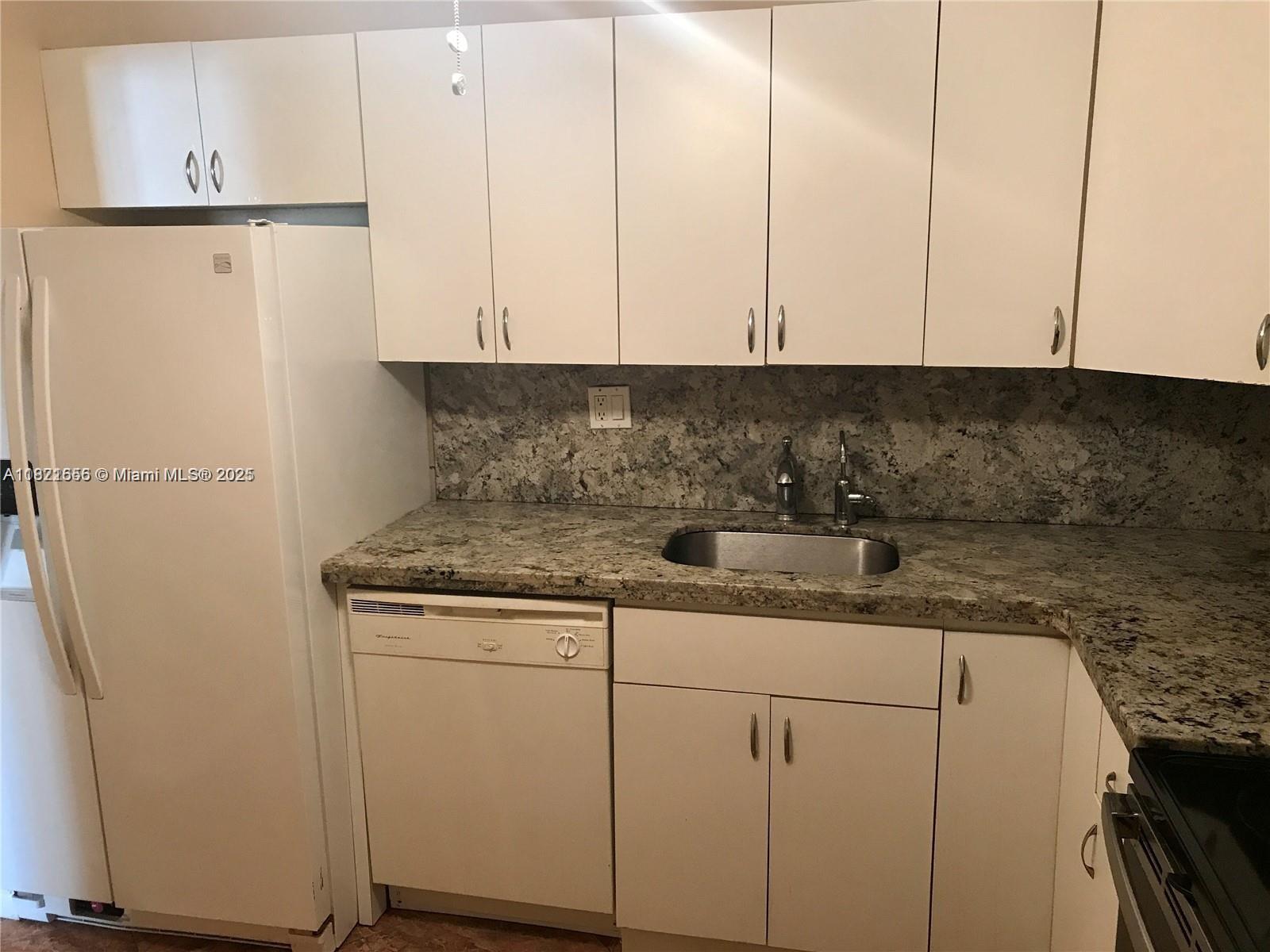 1833 S Ocean Dr #305,Hallandale Beach, FL 33009